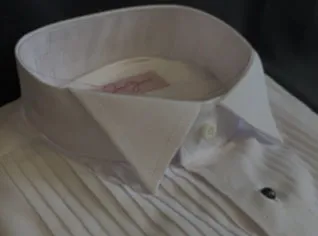 Scottish Menswear - Wing collar dress shirt, pleated front. Close up of the collar and lapel.